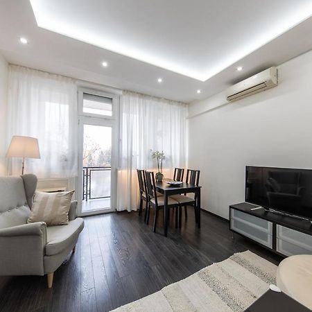 Spacious 3-Room Apartment With Free Parking 布达佩斯 外观 照片
