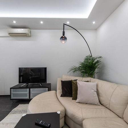 Spacious 3-Room Apartment With Free Parking 布达佩斯 外观 照片