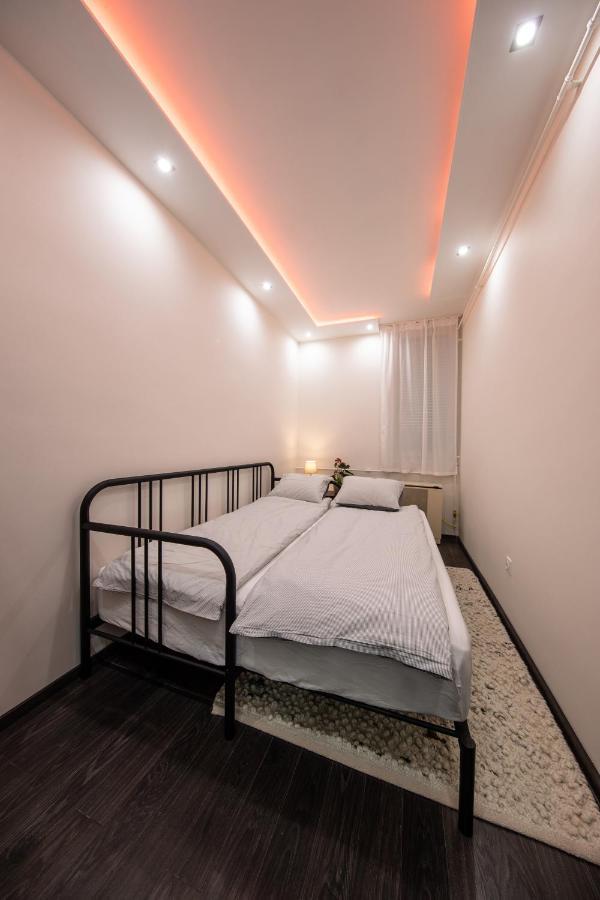 Spacious 3-Room Apartment With Free Parking 布达佩斯 外观 照片