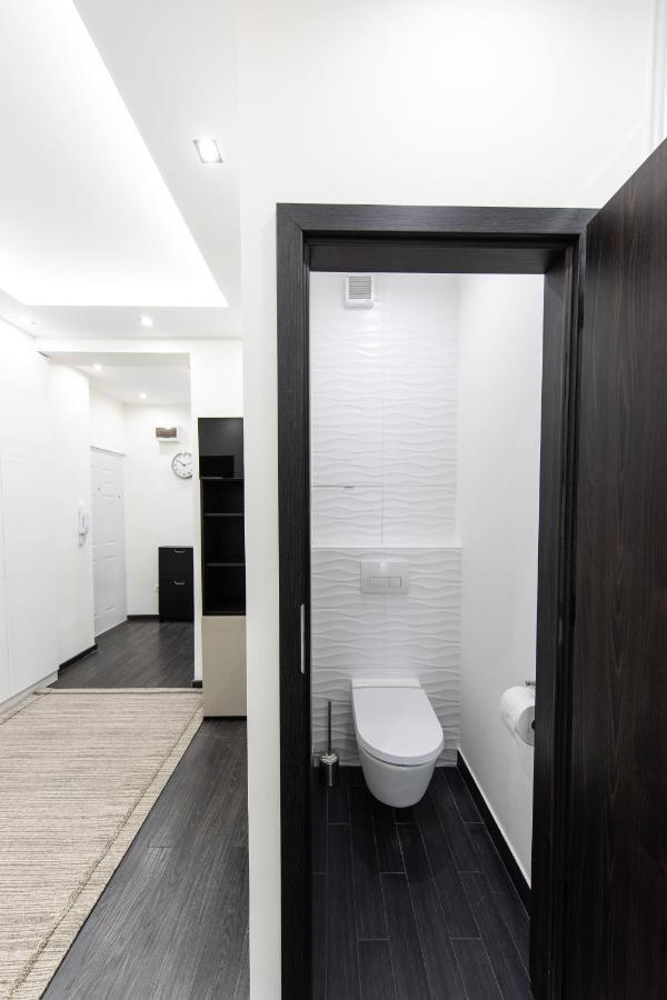 Spacious 3-Room Apartment With Free Parking 布达佩斯 外观 照片